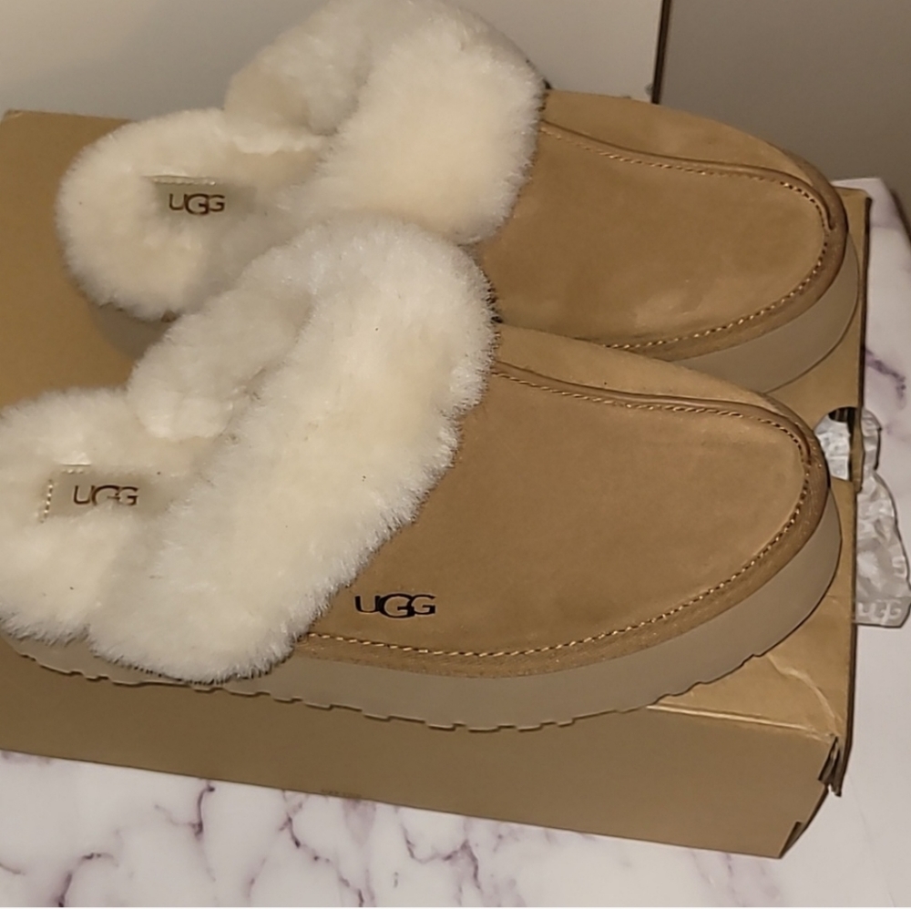 UGG DISQUETTE SIZE 10
